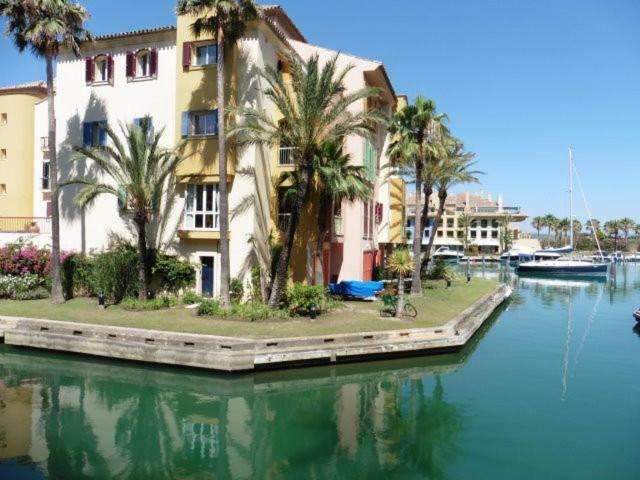Apartamento Con Piscina ,Playa Con Vistas Panoramicas En La Marina De Sotogrande ซานโรเก ภายนอก รูปภาพ