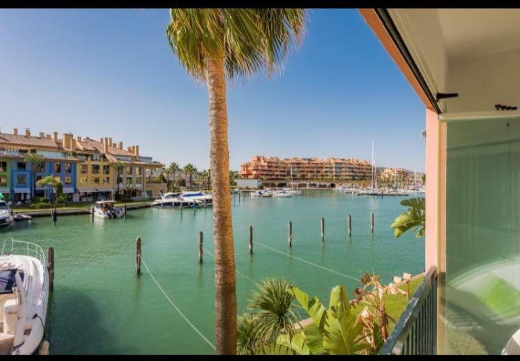 Apartamento Con Piscina ,Playa Con Vistas Panoramicas En La Marina De Sotogrande ซานโรเก ภายนอก รูปภาพ
